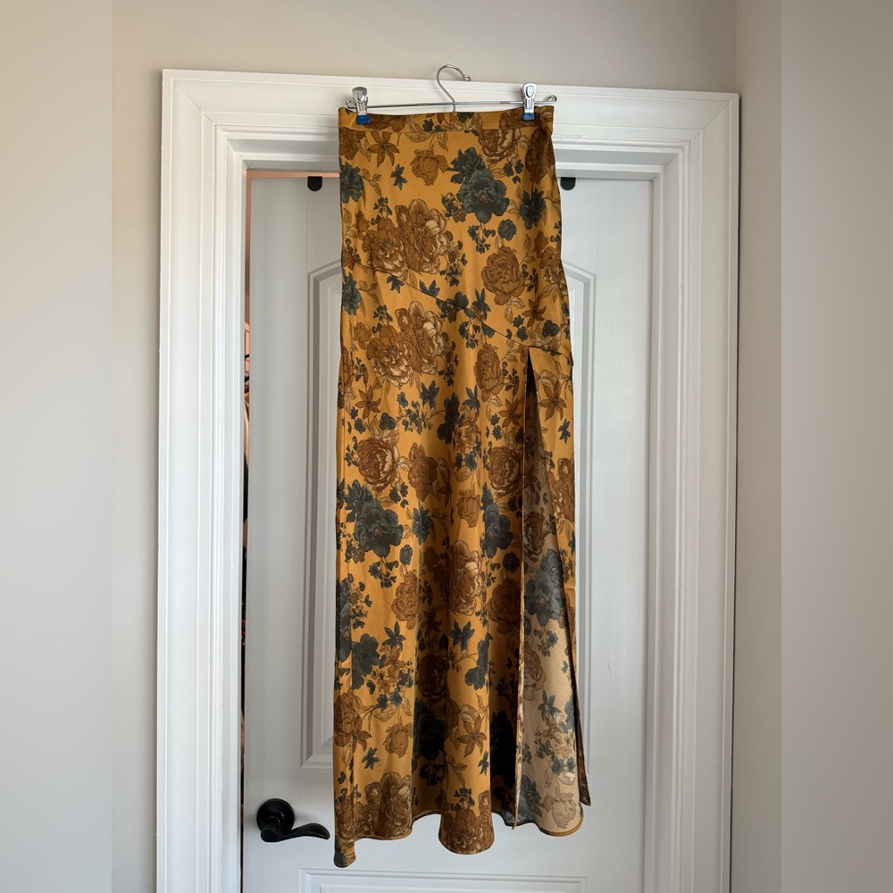 Blu Pepper Long Skirt Small